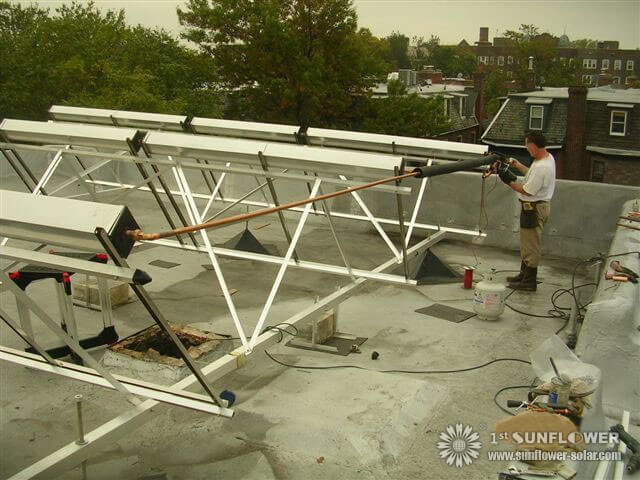 Solar Collector Installation and Supports (3) Installation et supports de capteurs solaires (3)