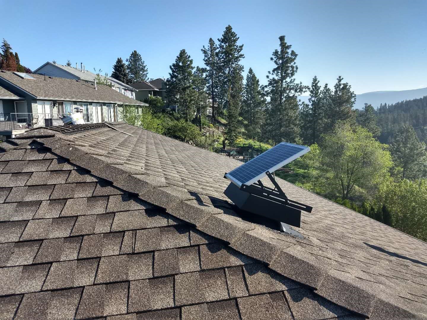 Quels sont les avantages de la ventilation solaire du toit